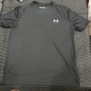 Under Armour Men's short sleeve and long sleeve work out shirts